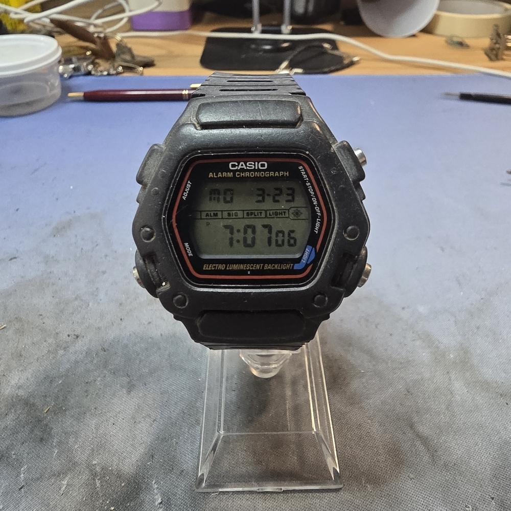 Casio DW-290 (specifically model DW-290-1V) The Tom Cruise